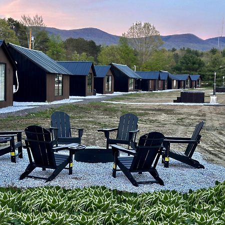 Emrose Luxury Cabins Brandon Bagian luar foto