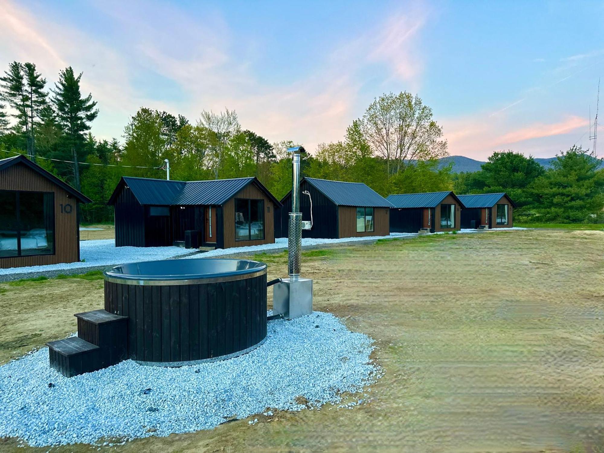 Emrose Luxury Cabins Brandon Bagian luar foto